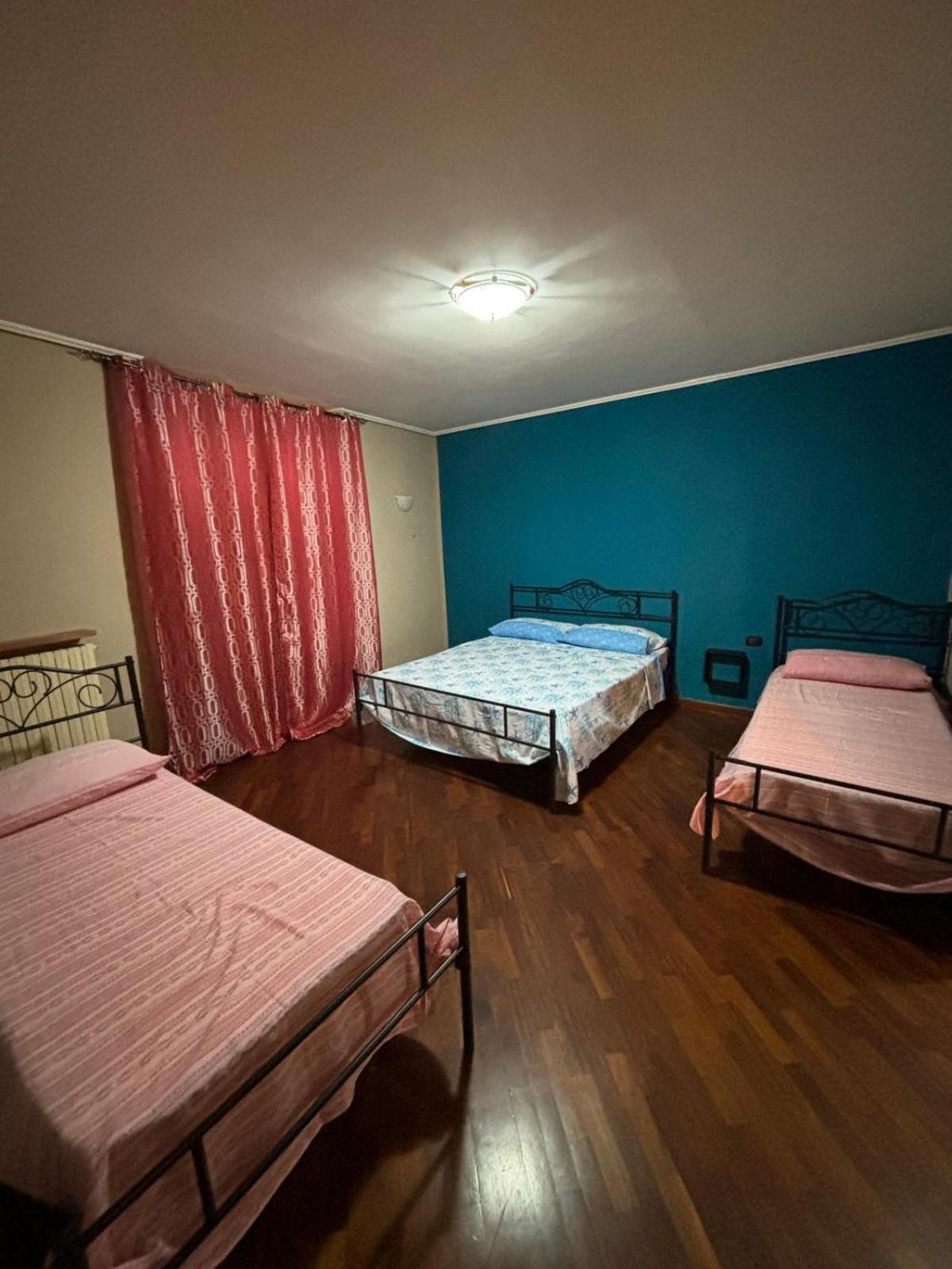 Ferienwohnung Casa Toto' Neapel Zimmer foto